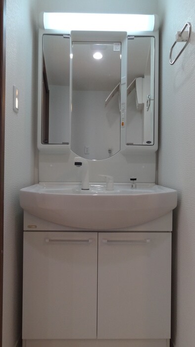 物件内観写真9　(洗面)