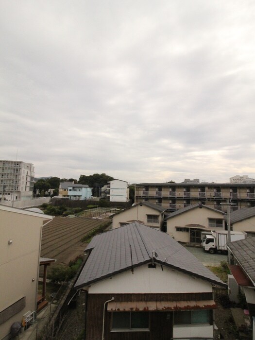 物件内観写真12　(室内からの展望)