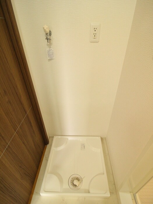 物件内観写真14　(洗濯機置場)