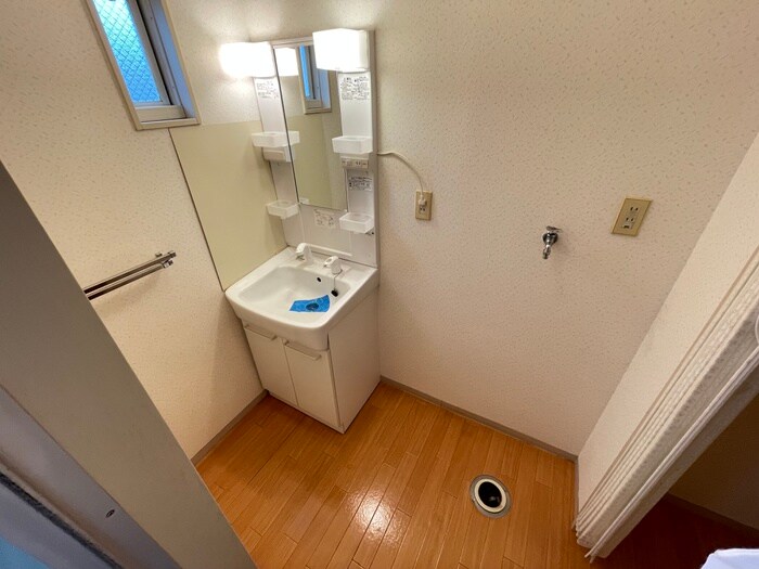 物件内観写真11　(洗面)