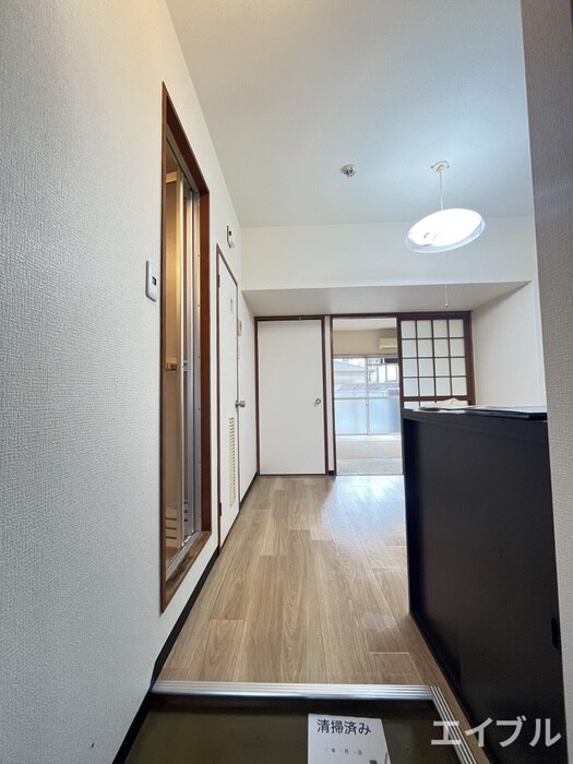 物件内観写真18　(玄関)