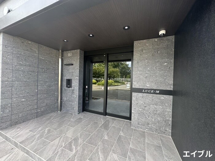 物件外観写真4　(エントランス部分)