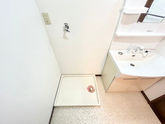 物件内観写真18　(洗濯機置場)