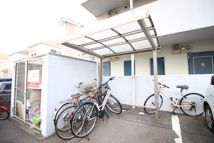 物件外観写真5　(駐輪場)