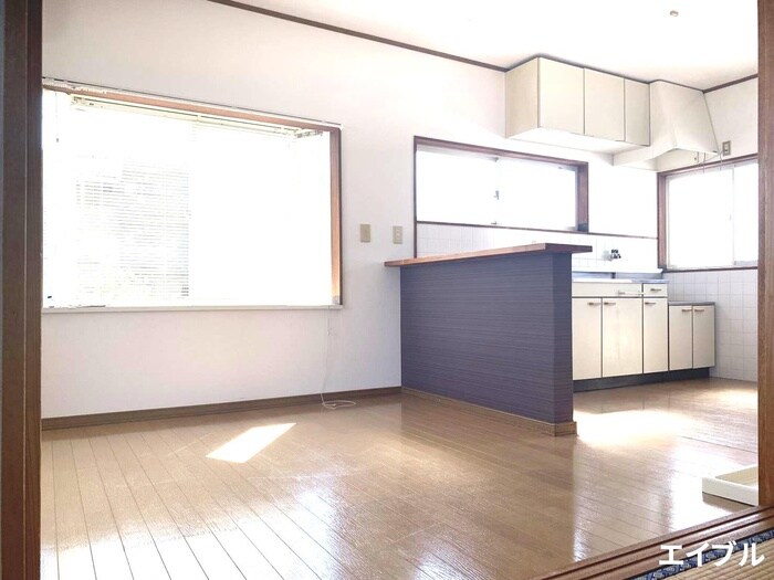 物件内観写真2　(居室)