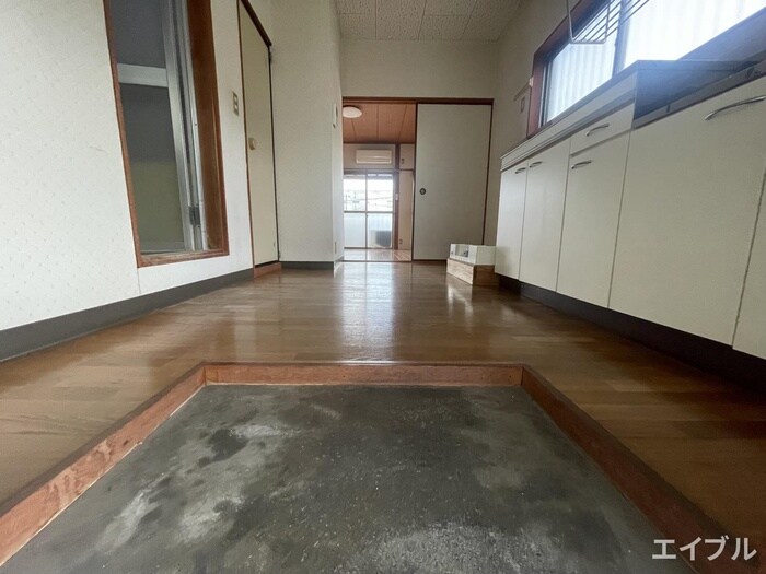 物件内観写真9　(玄関)