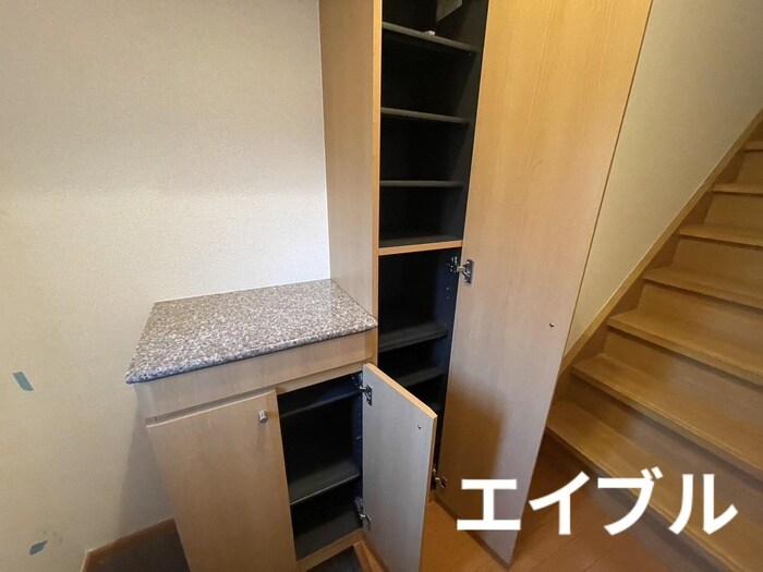 物件内観写真15　(靴箱)
