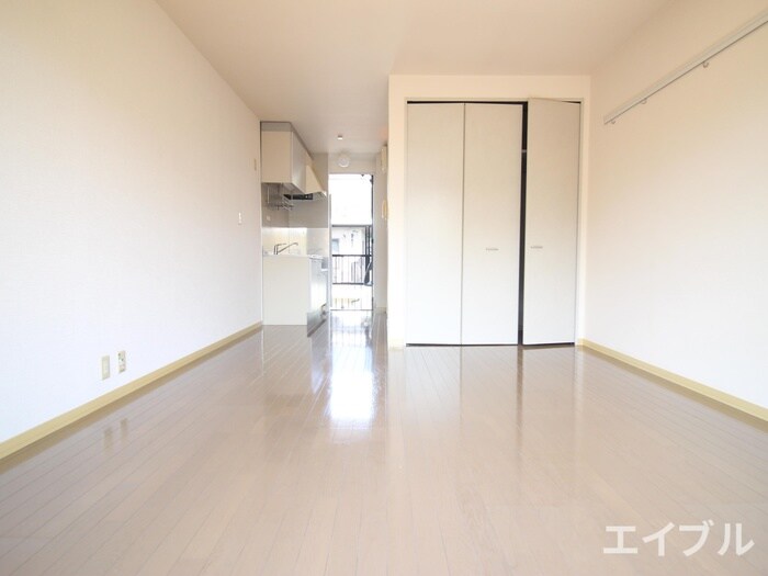 物件内観写真10　(室内からの展望)