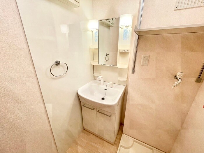 物件内観写真8　(洗面)