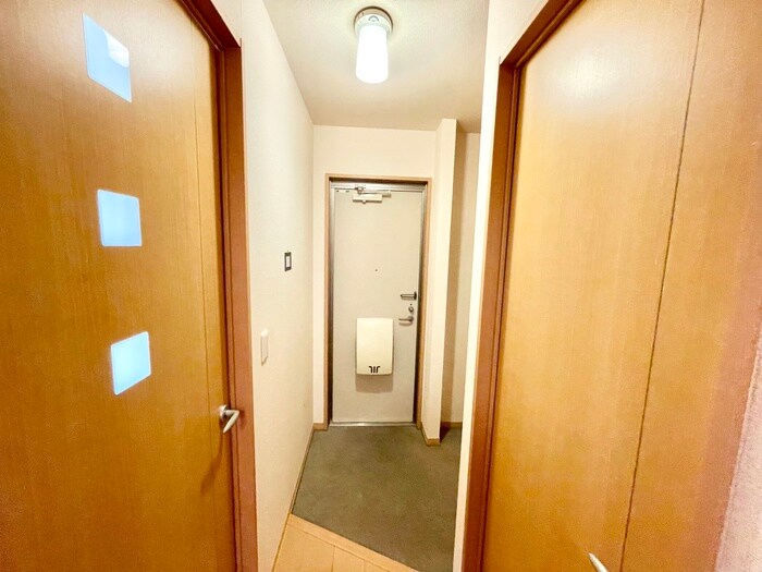 物件内観写真10　(玄関)