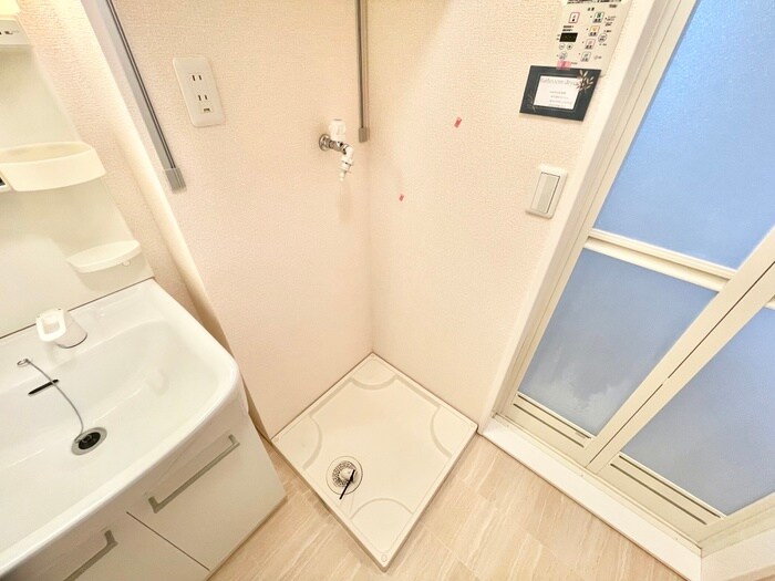 物件内観写真14　(洗濯機置場)