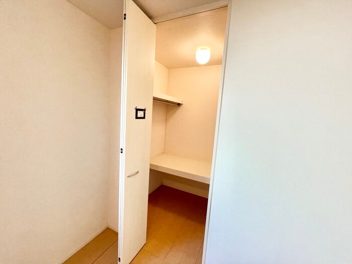 物件内観写真11　(収納)
