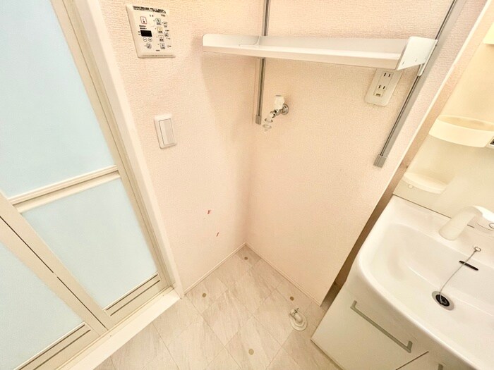 物件内観写真14　(洗濯機置場)