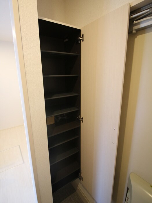 物件内観写真15　(靴箱)