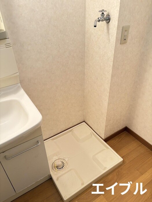 物件内観写真16　(洗濯機置場)