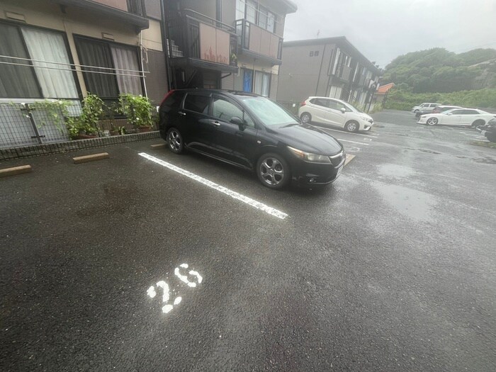 物件外観写真2　(駐車場)