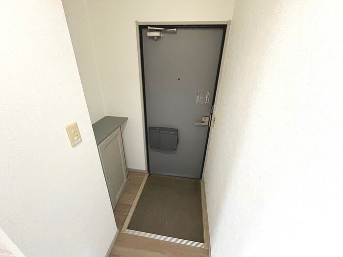 物件内観写真11　(玄関)