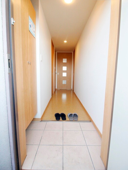 物件内観写真6　(玄関)