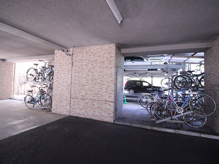 物件外観写真5　(駐輪場)