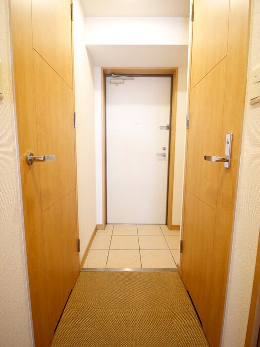 物件内観写真13　(玄関)