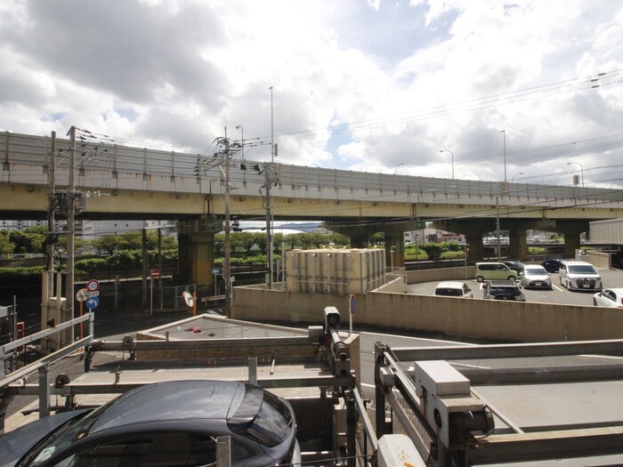 物件内観写真16　(室内からの展望)