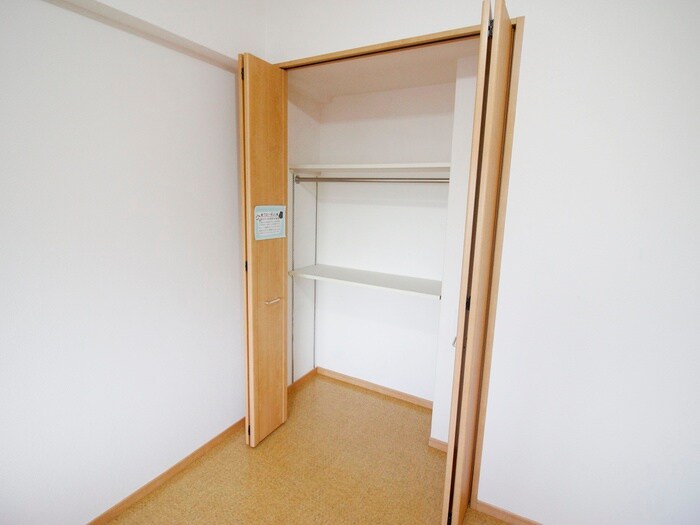 物件内観写真16　(収納)