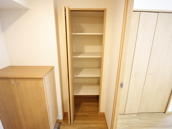 物件内観写真21　(収納)