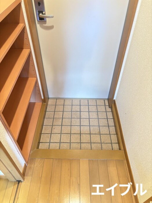 物件内観写真7　(玄関)
