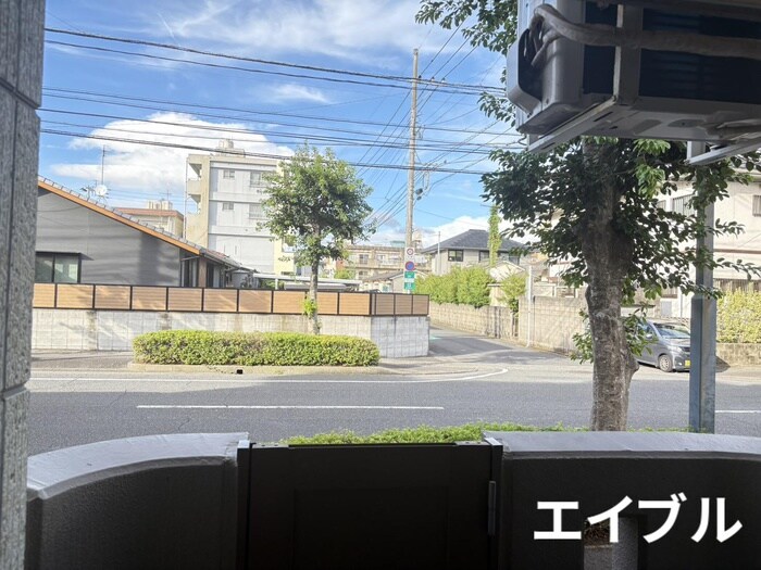 物件内観写真8　(室内からの展望)