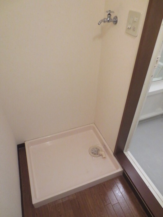 物件内観写真15　(洗濯機置場)