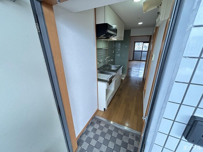 物件内観写真18　(玄関)