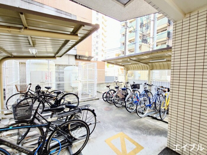 物件外観写真5　(駐輪場)