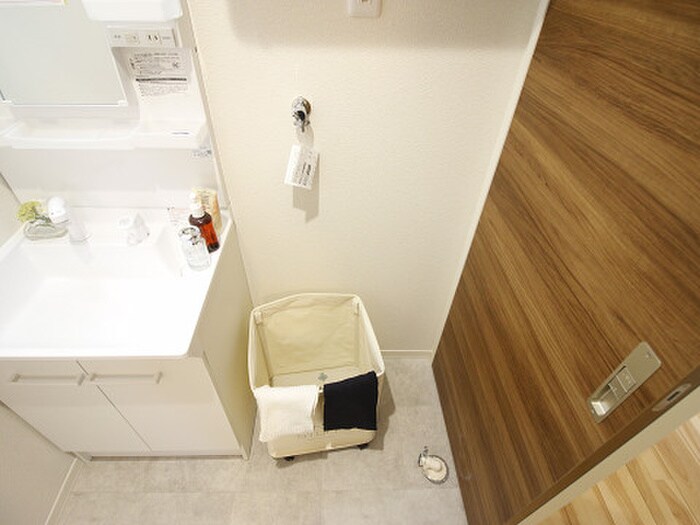 物件内観写真14　(洗濯機置場)