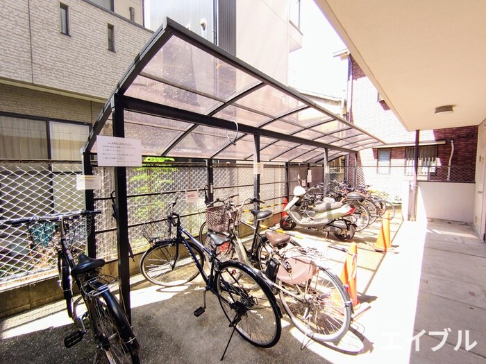 物件外観写真4　(駐輪場)