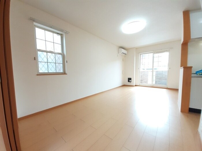 物件内観写真3　(居室)