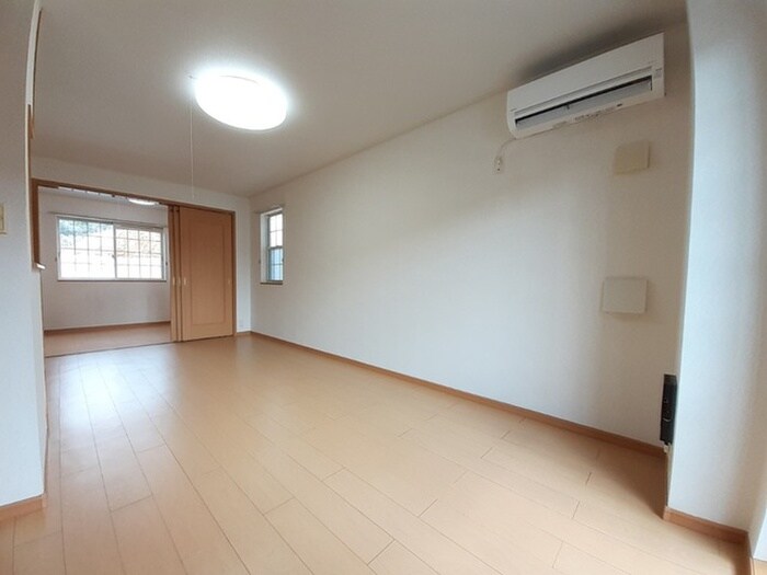 物件内観写真4　(居室)