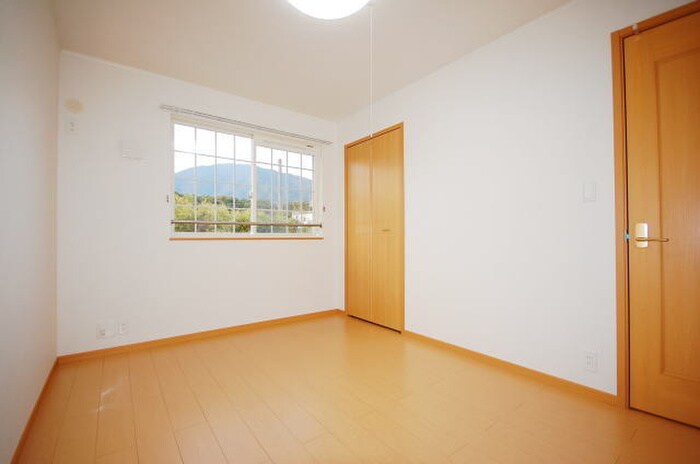 物件内観写真4　(居室)