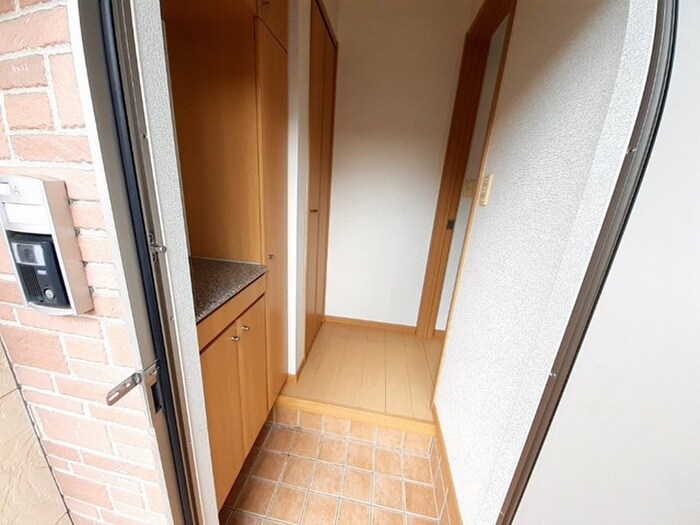物件内観写真7　(玄関)