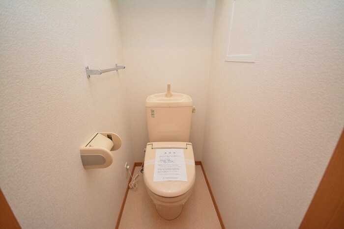 物件内観写真8　(トイレ)