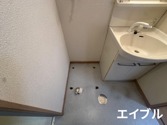 物件内観写真17　(洗濯機置場)