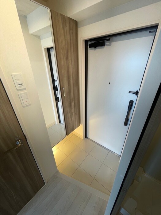 物件内観写真10　(玄関)