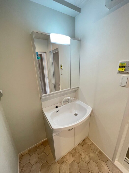 物件内観写真13　(洗面)