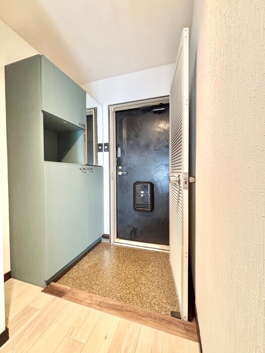 物件内観写真12　(玄関)