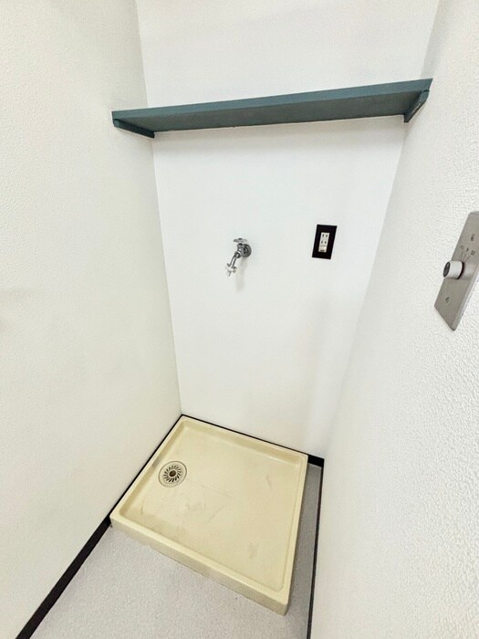 物件内観写真18　(洗濯機置場)