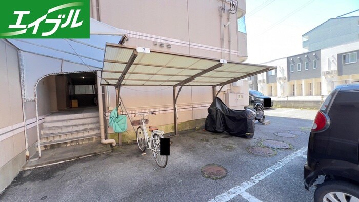 物件外観写真3　(駐輪場)