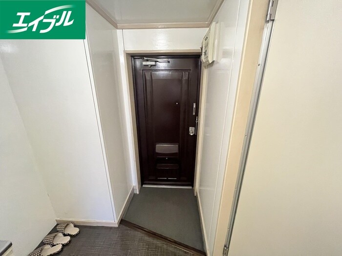 物件内観写真13　(玄関)