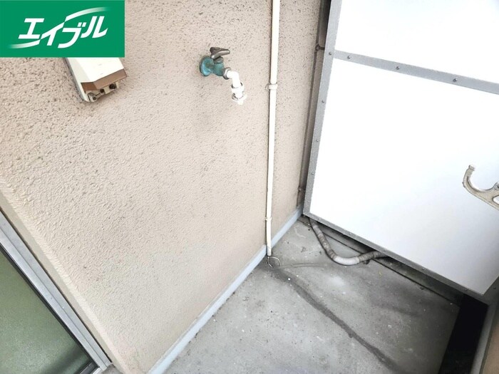 物件内観写真16　(洗濯機置場)