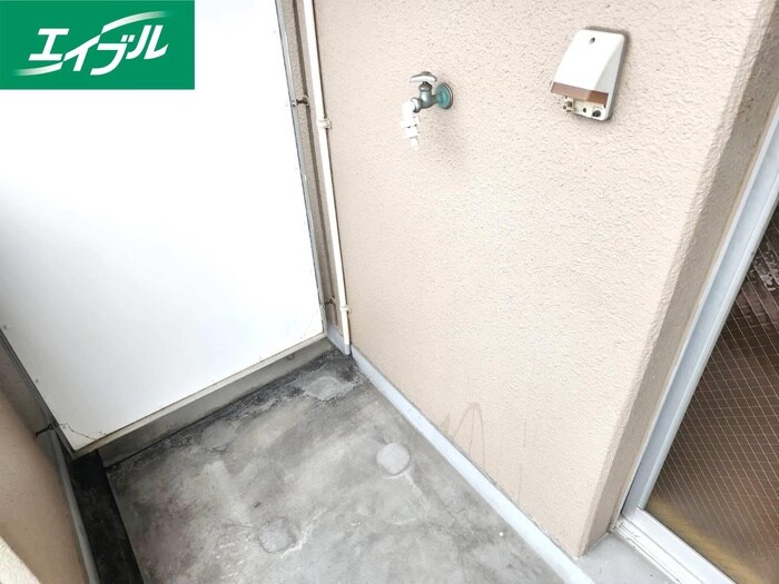 物件内観写真16　(洗濯機置場)