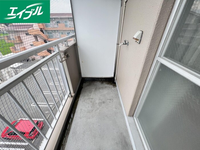 物件内観写真16　(洗濯機置場)