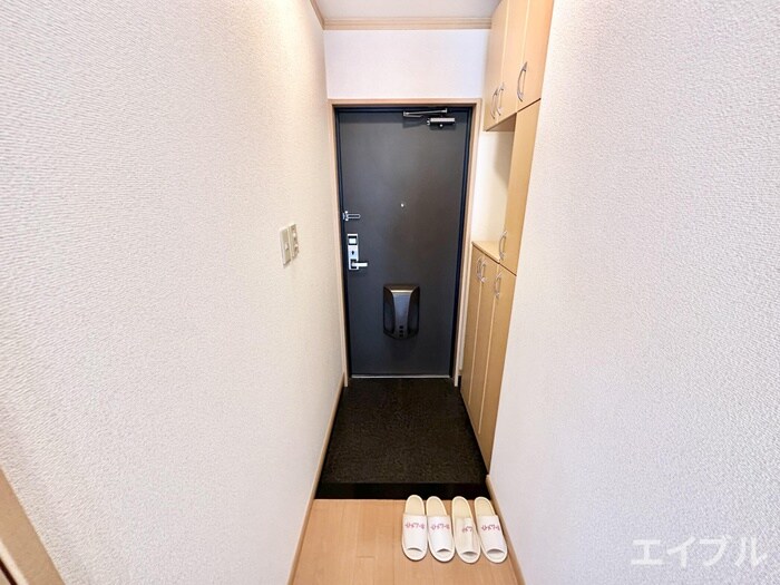 物件内観写真14　(玄関)